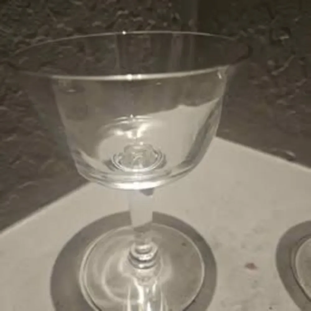Set of Two Glass Cocktail Glsasse Coupe Glasses Barware
